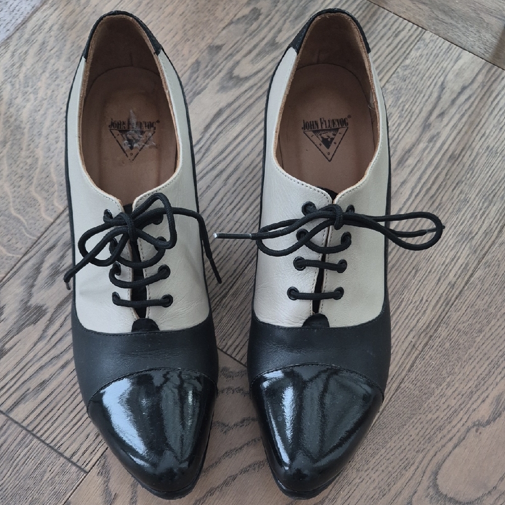 NEW John Fluevog Two-Tone Lace-Up Oxford Heels